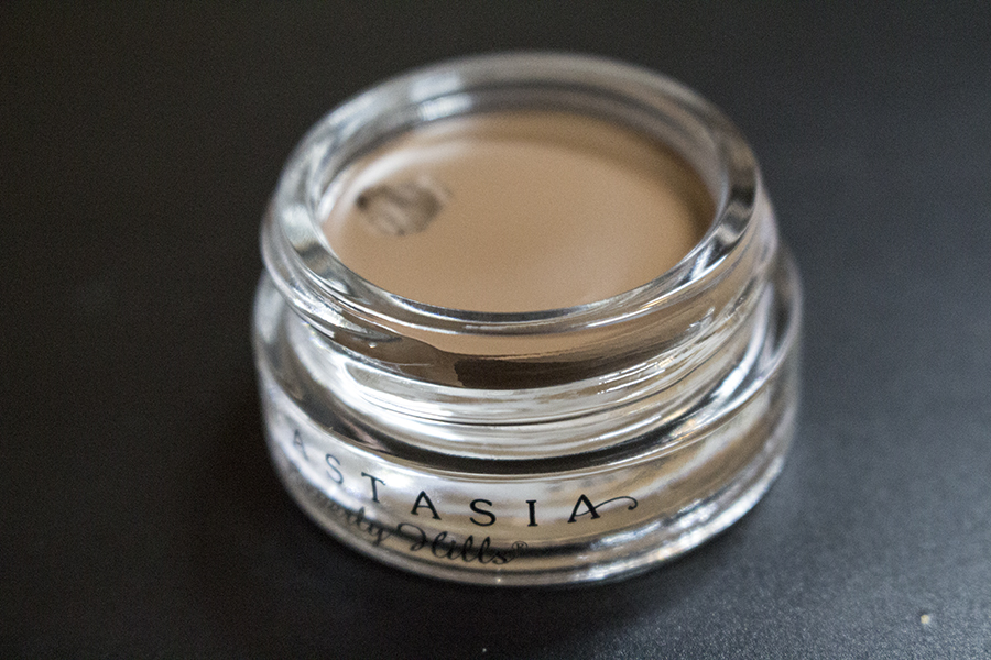 Review in | Pomade Anastasia Caramel Androgyny | Hills DipBrow Beverly Alien